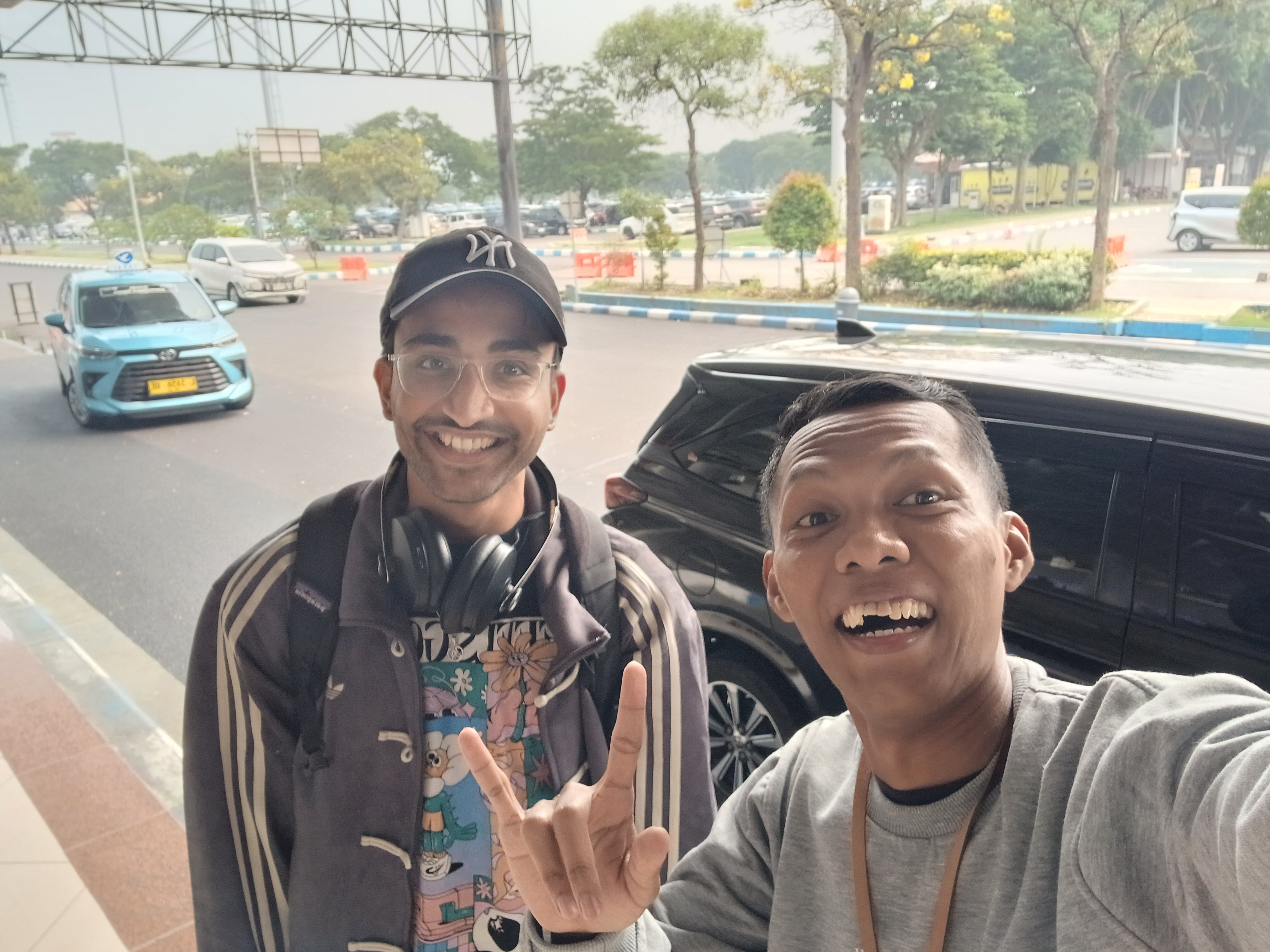 Pick Up From Cahyo Homestay Bromo  To Juanda Internasional Airport